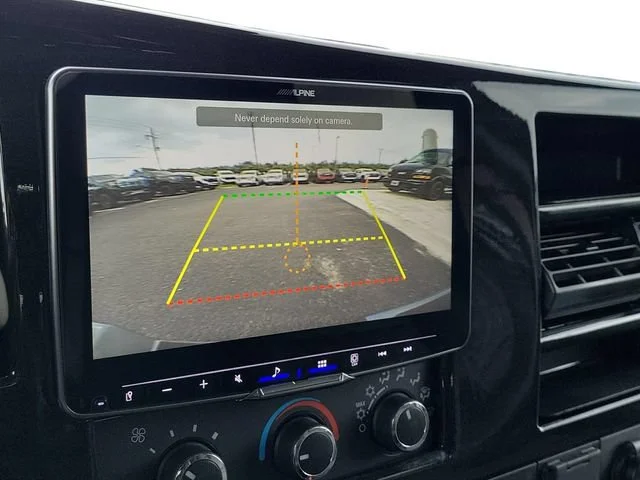 Used 2025 Special Exterior Color GMC Work Van image 17