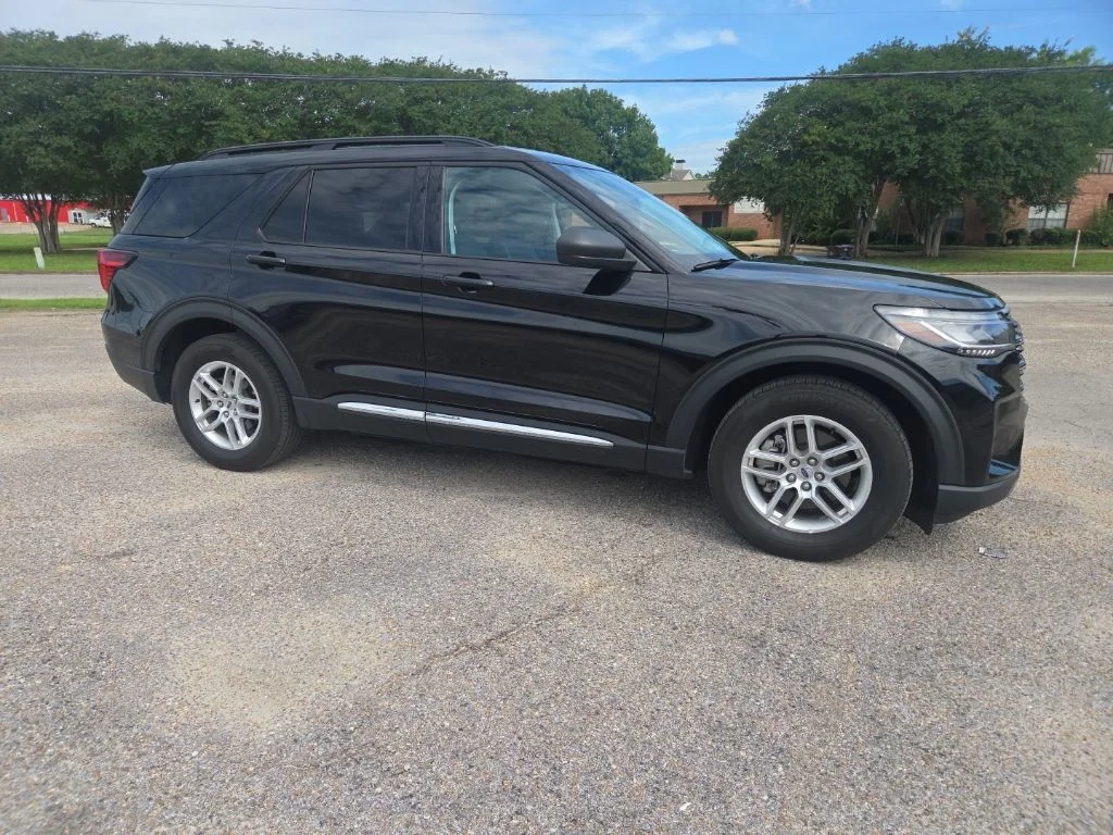 Used 2025 Black Ford Active image 11