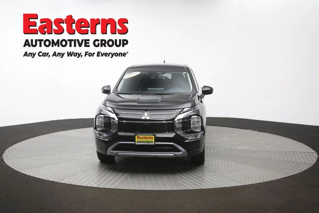 Used 2025 Black Mitsubishi SE image 54