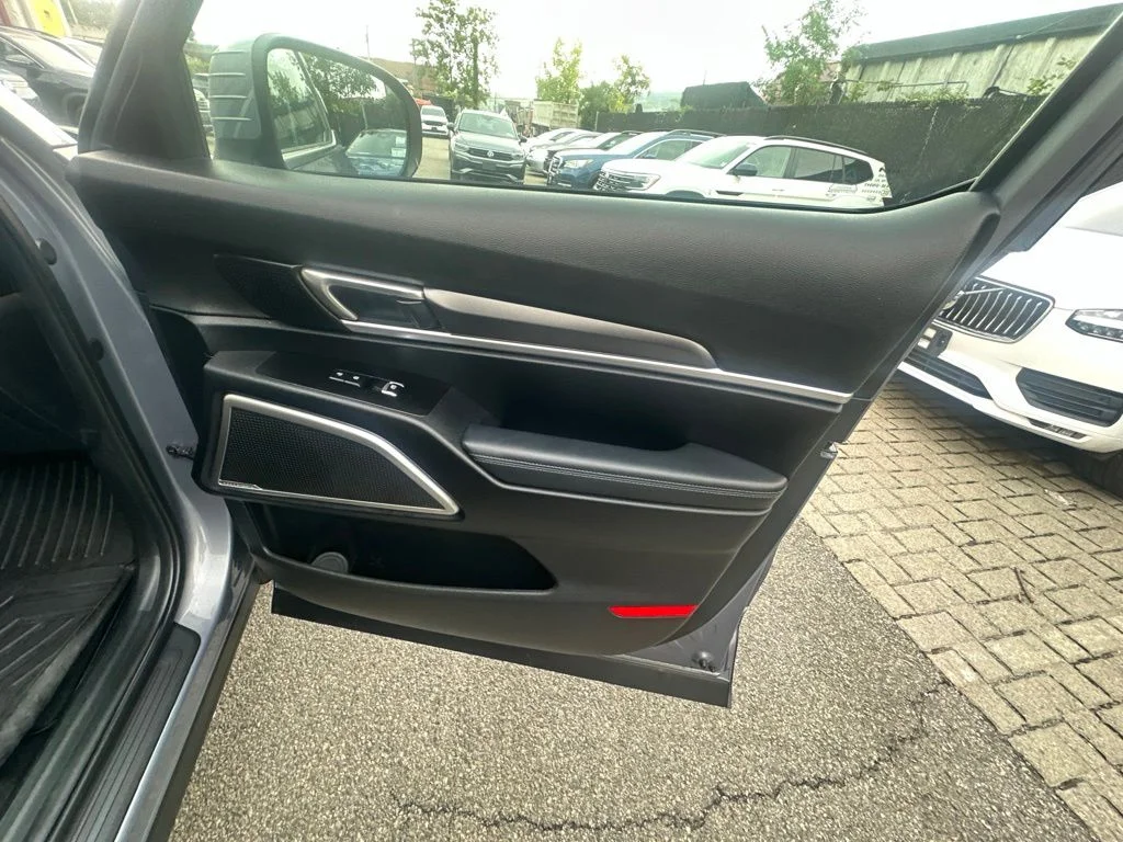 Used 2024 Silver Kia LX image 37