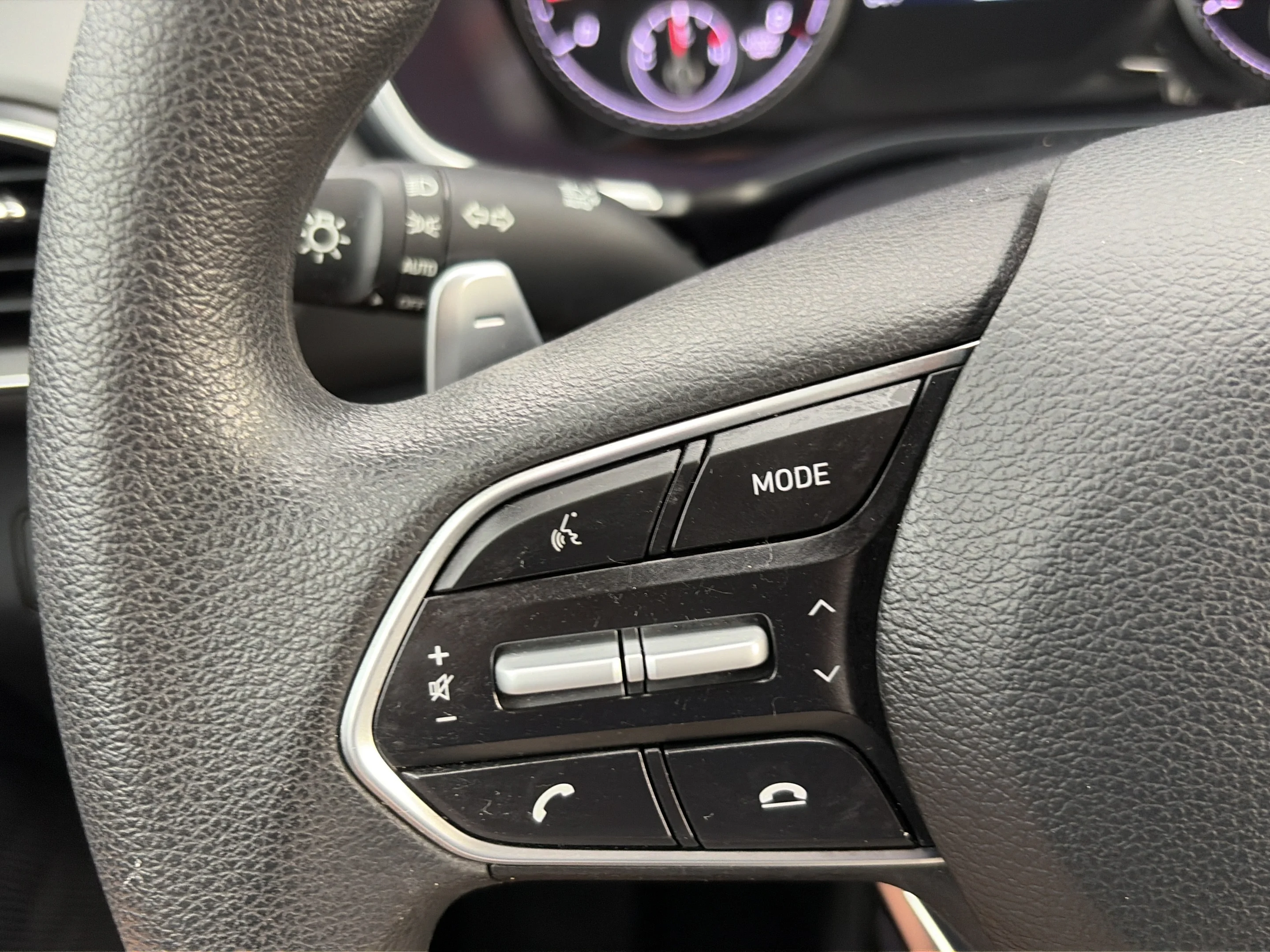 Used 2023 Shimmering Silver Hyundai SE image 21
