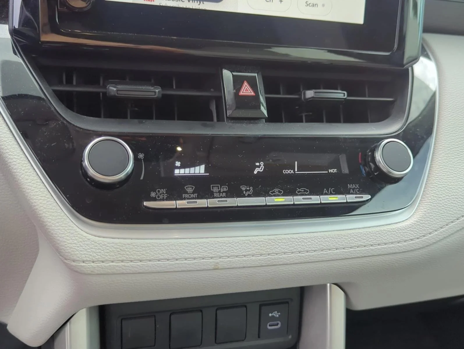 Used 2025 Sonic Silver Toyota L image 18