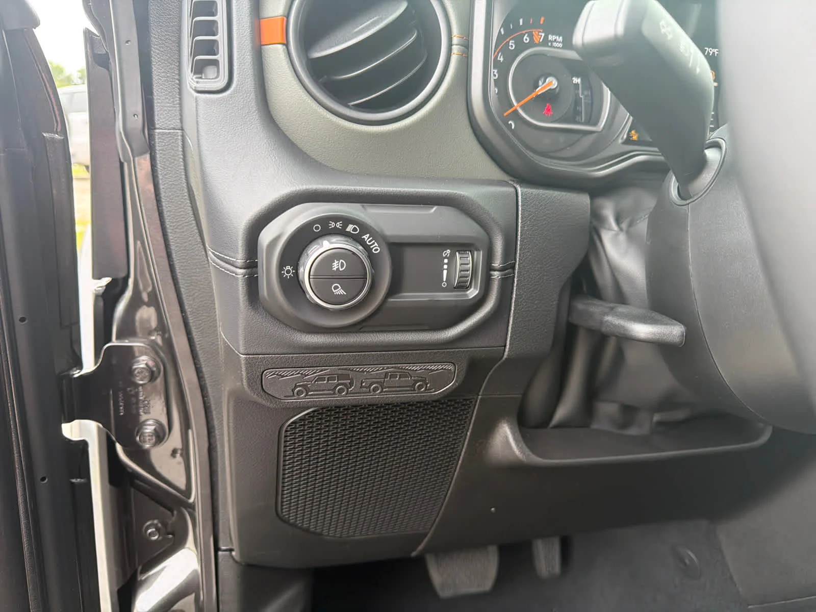 New 2026 Granite Crystal Metallic Clearcoat Jeep Mojave X image 20