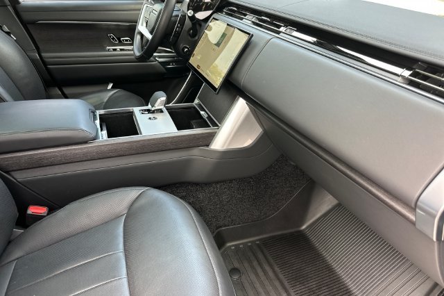 Used 2024 Gray Land Rover SE image 14
