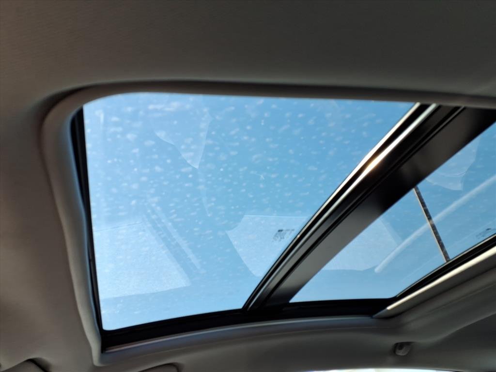 2024 Chevrolet Malibu 1LT photo 2