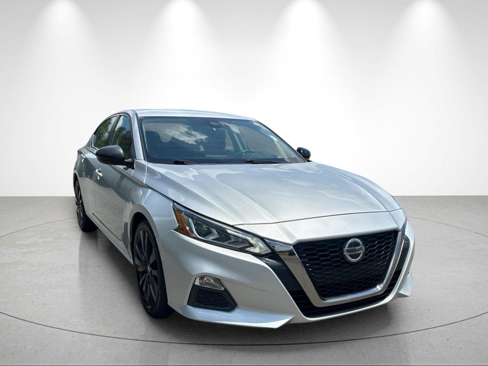 Used 2022 Brilliant Silver Metallic Nissan 2.5 SR image 7