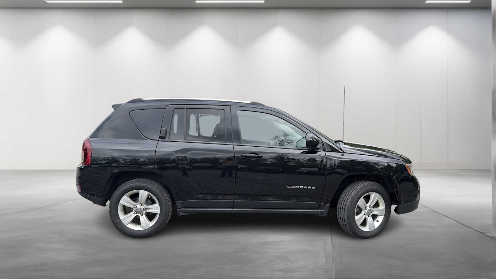 Used 2014 Black Clearcoat Jeep Latitude image 8