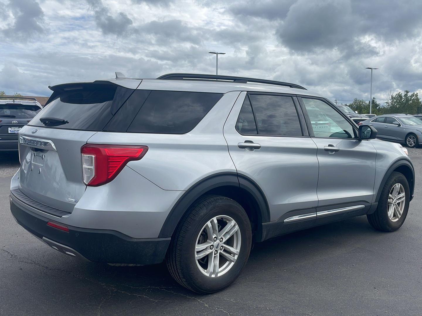 Used 2020 Iconic Silver Ford XLT image 10