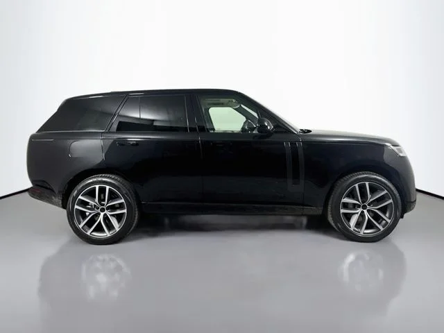 New 2026 Santorini Black Land Rover SE image 4