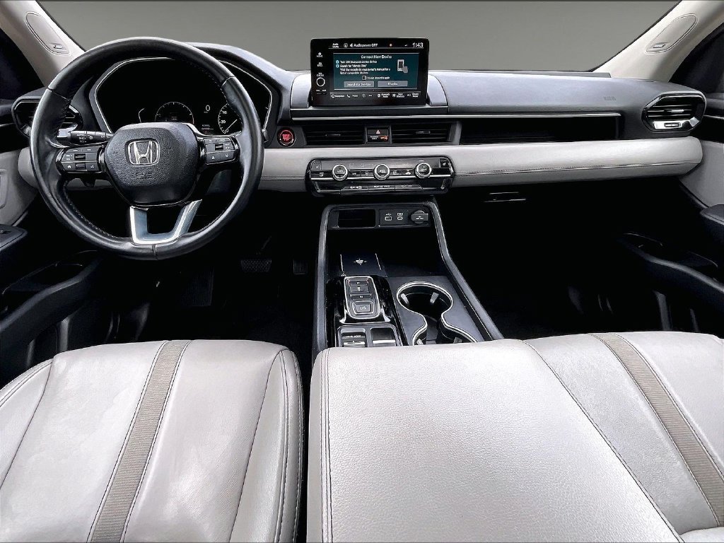 Used 2024 Silver Honda Touring image 22
