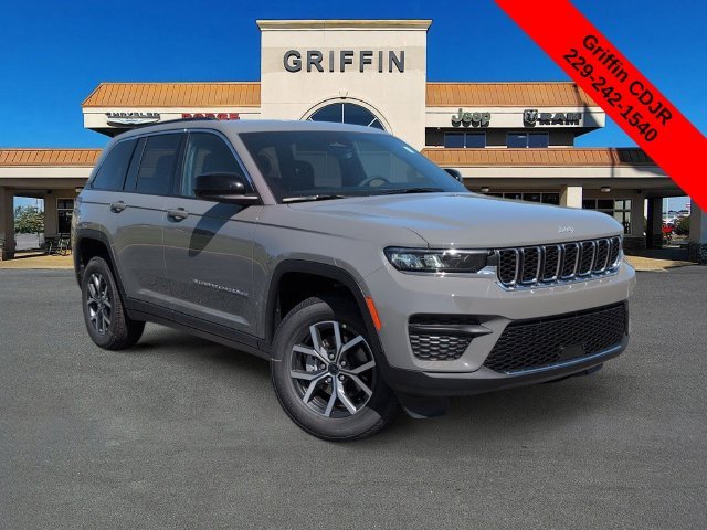 New 2027 Sting-Gray Clear-Coat Paint Jeep Laredo image 1