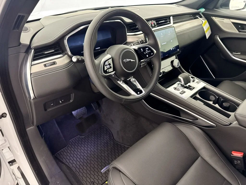 2026 Jaguar F-Pace R-Dynamic S - Photo 9