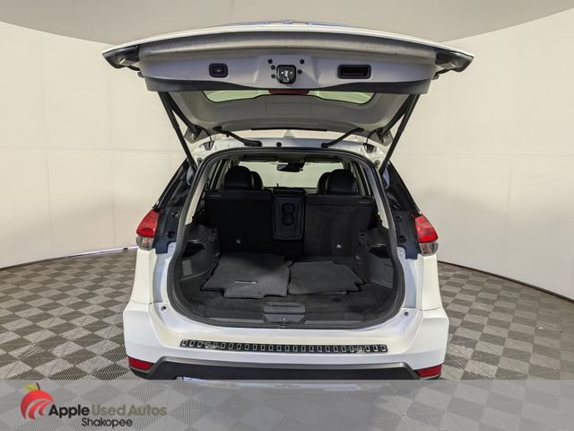 Used 2017 White Nissan SL image 8