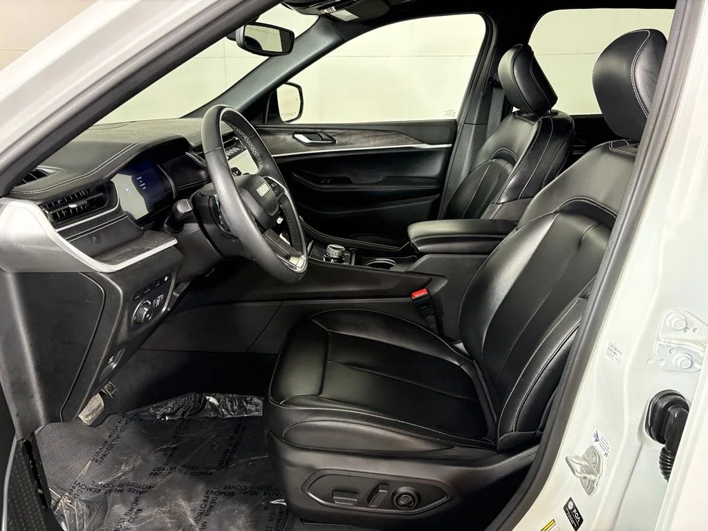 Used 2024 White Jeep 4xe image 16