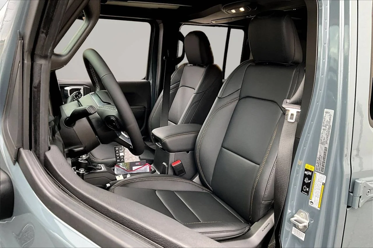 New 2026 Anvil Clear-Coat Exterior Paint Jeep Sahara image 19