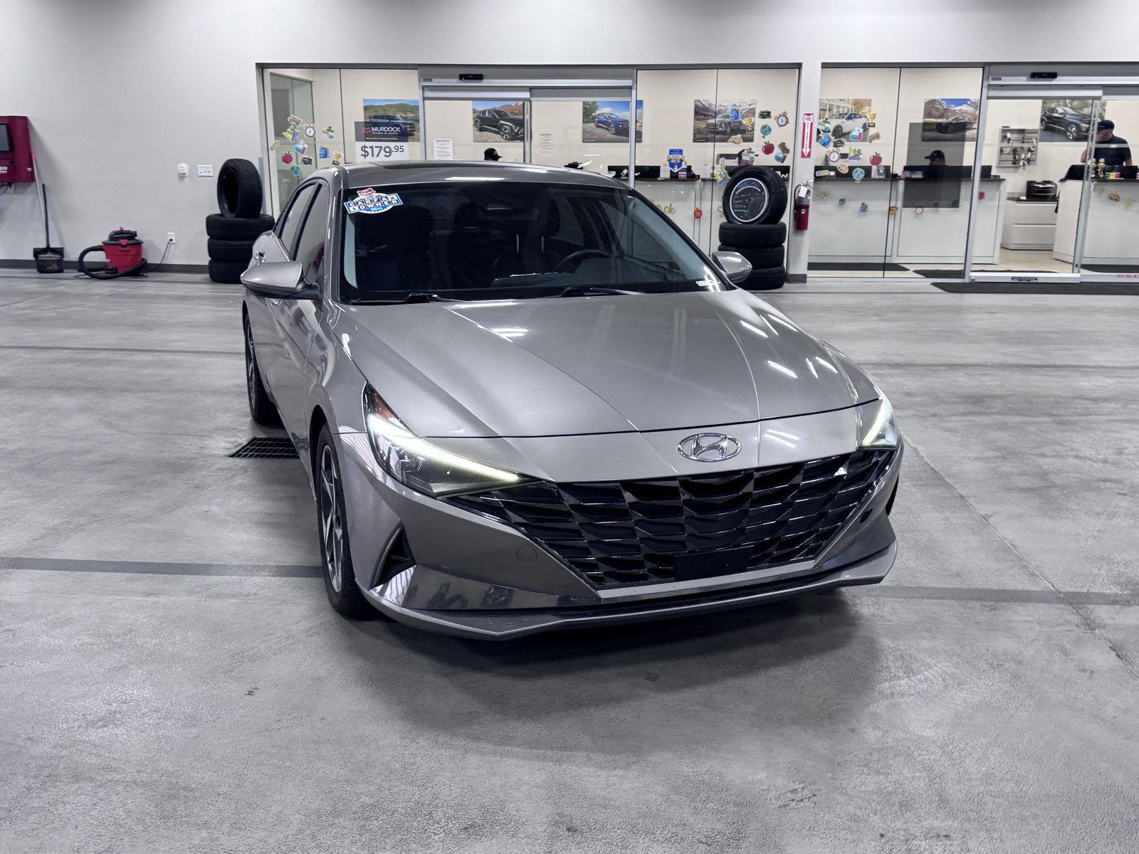 Certified Used 2023 Fluid Metal Hyundai Limited image 13