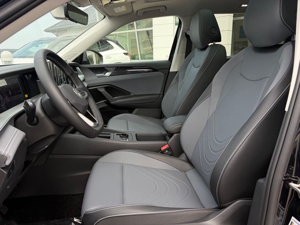 New 2026 Deep Black Pearl Volkswagen 2.0T SE image 9