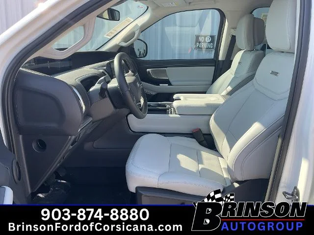 New 2027 Star White Metallic Tri-Coat Ford Platinum image 33
