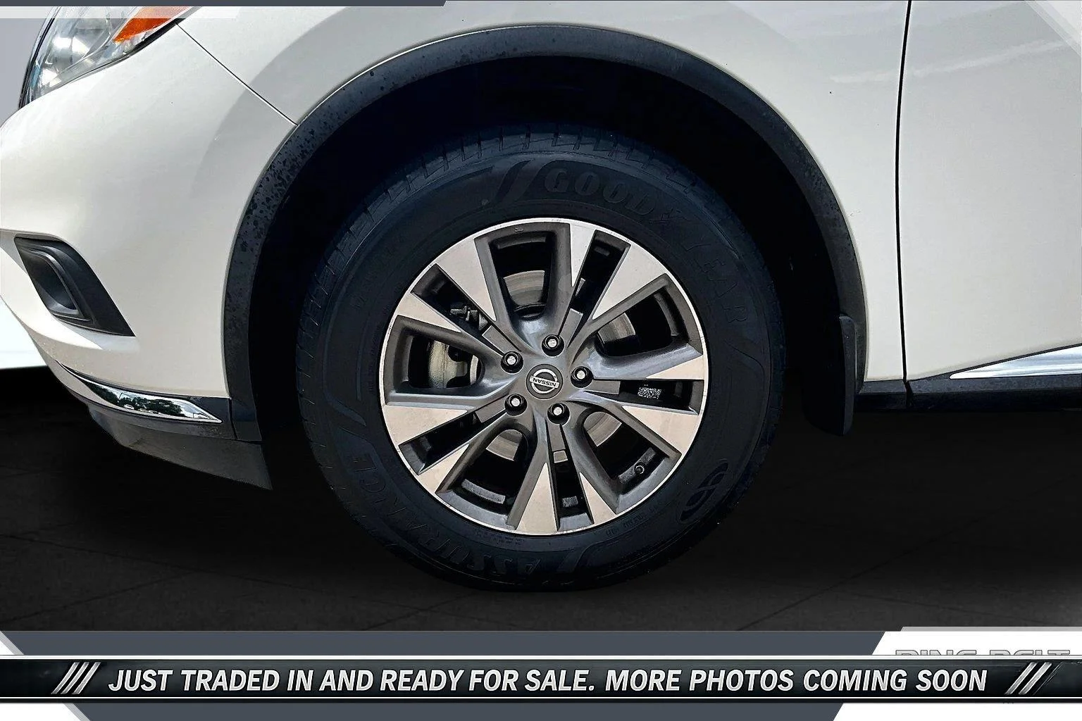 Used 2017 Pearl White Nissan SL image 7