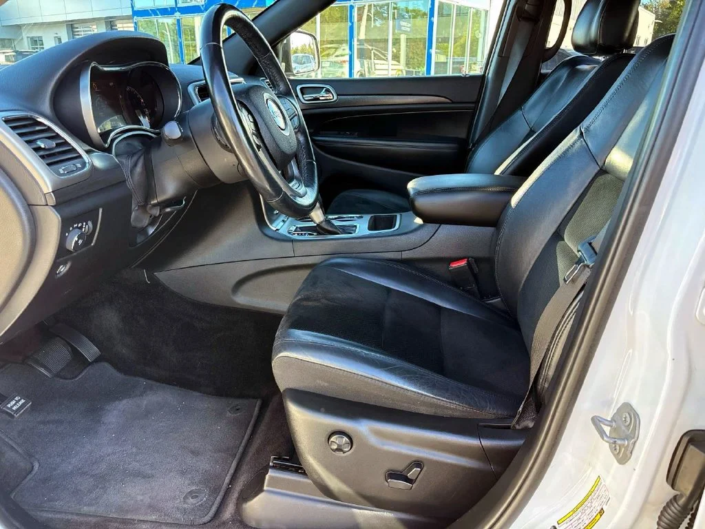Used 2018 Bright White Clearcoat Jeep Altitude image 9
