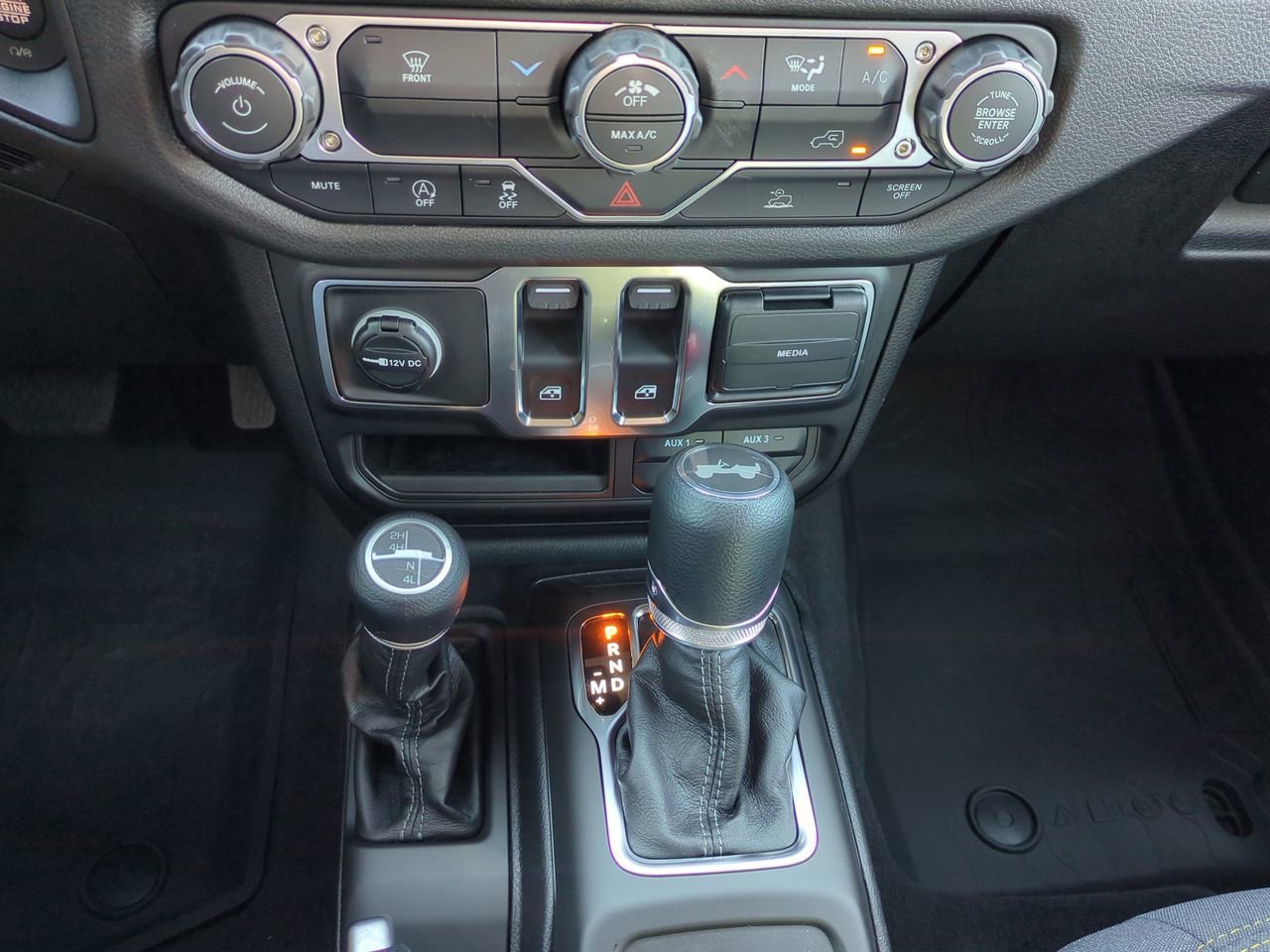 New 2026 Hydro Blue Pearlcoat Jeep Sport image 16