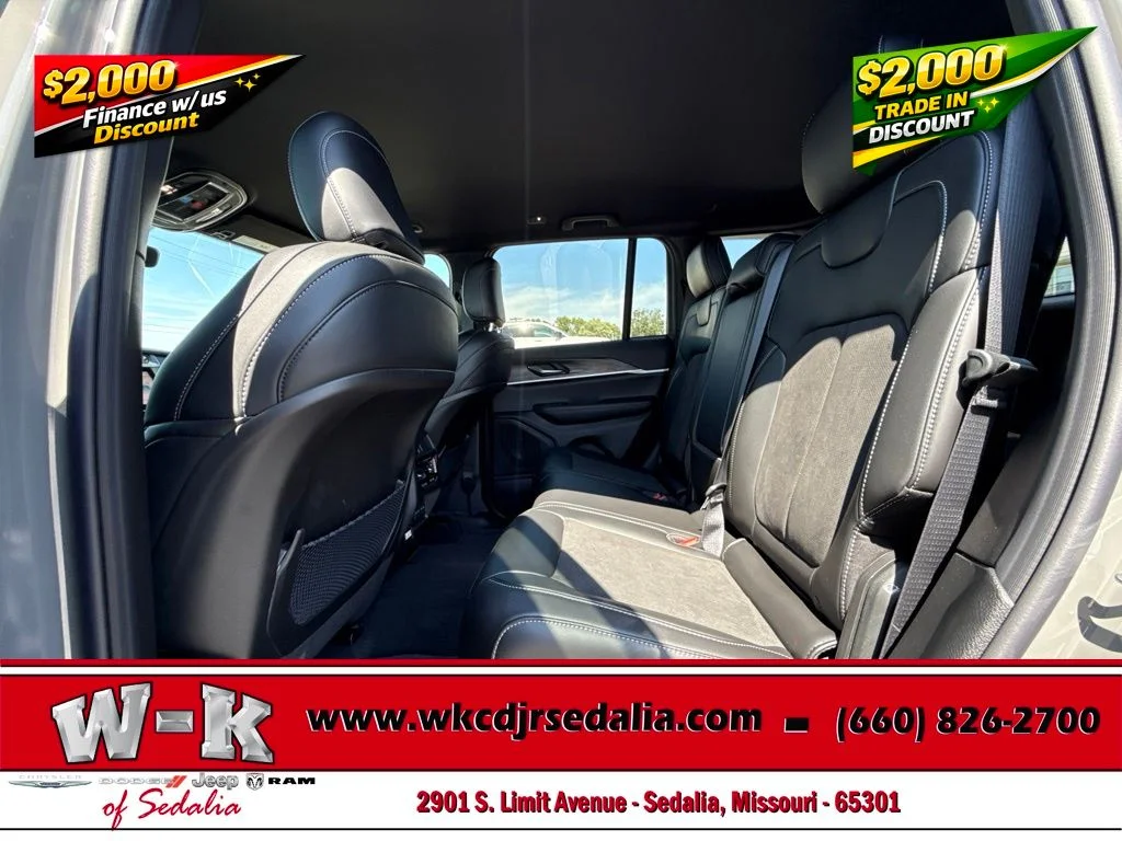 New 2027 Gray Jeep Altitude image 20