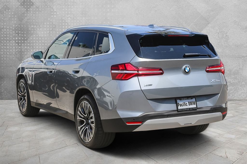 Used 2026 Skyscraper Grey Metallic BMW 30 xDrive image 4