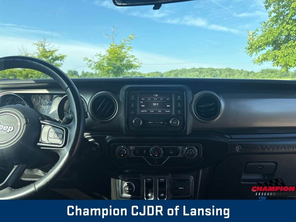 Used 2019 Silver Jeep Sport S image 3