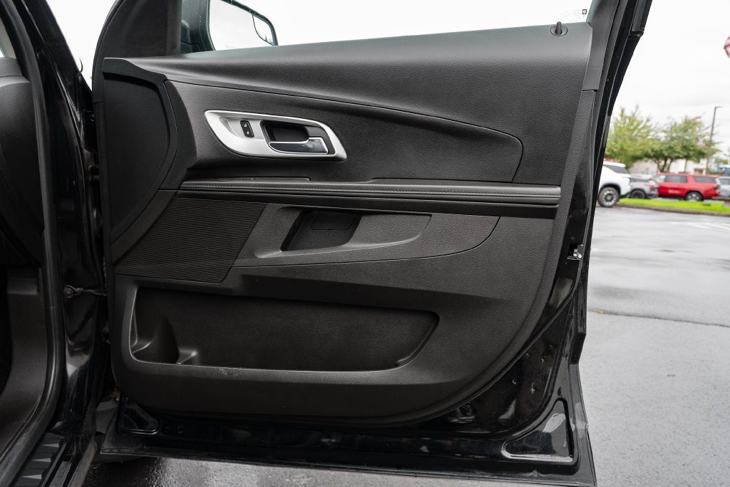 Used 2013 Black Chevrolet LS image 26