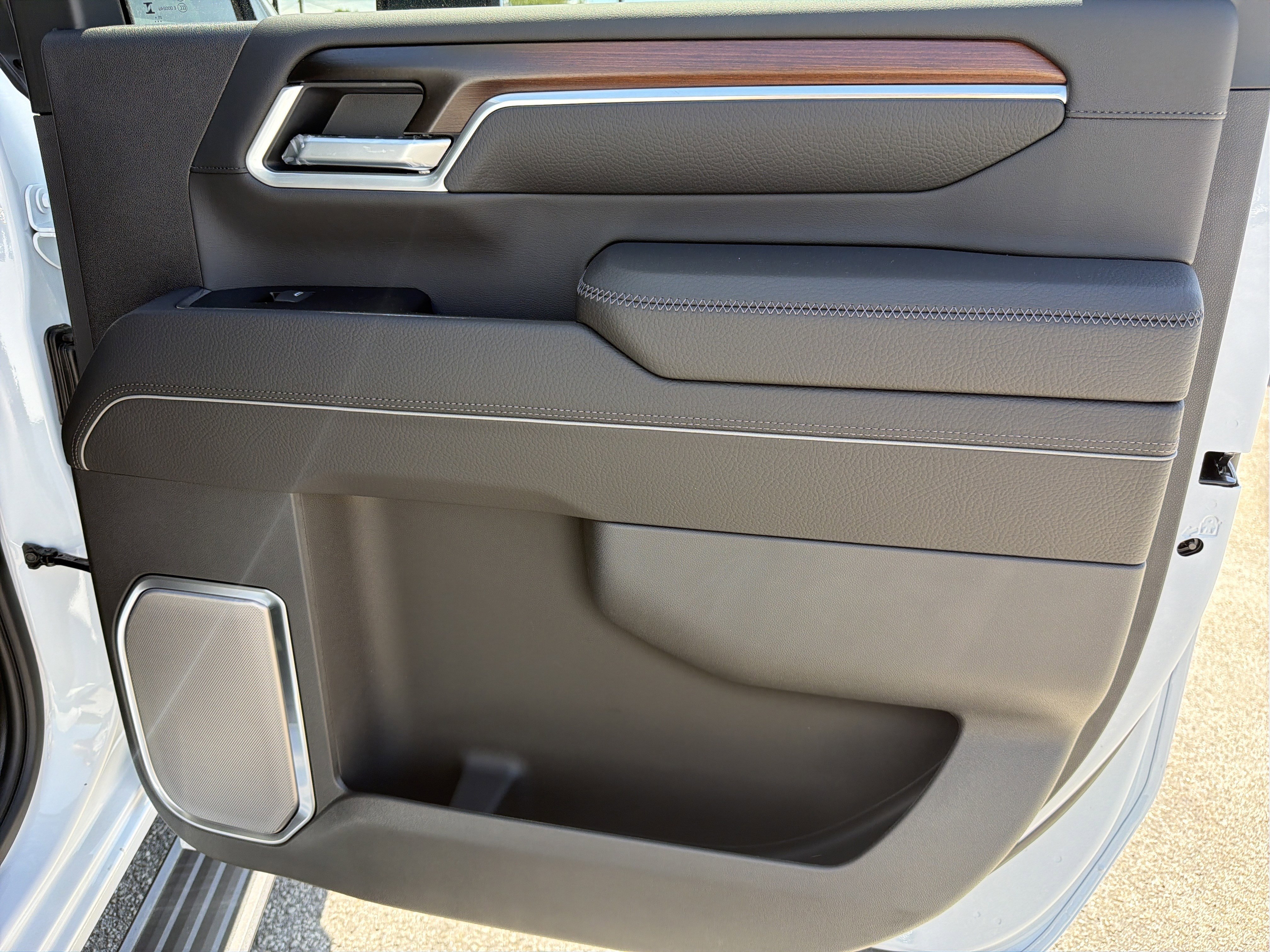 2026 GMC Sierra 2500HD Denali - Photo 4