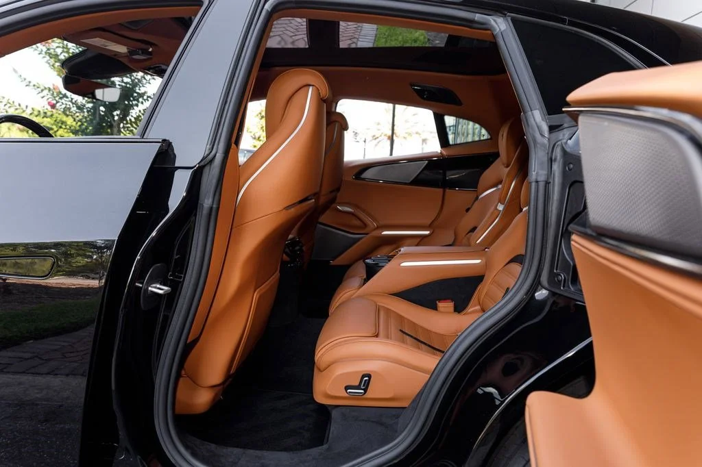 Used 2024  Ferrari  image 22