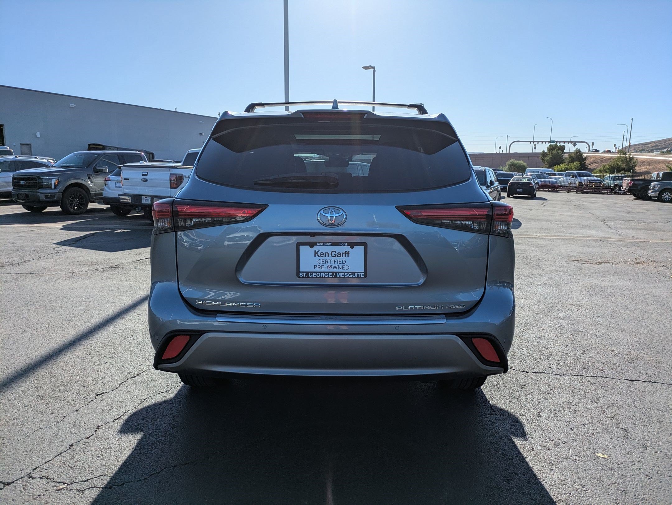 Used 2022 Moon Dust Toyota Platinum image 4
