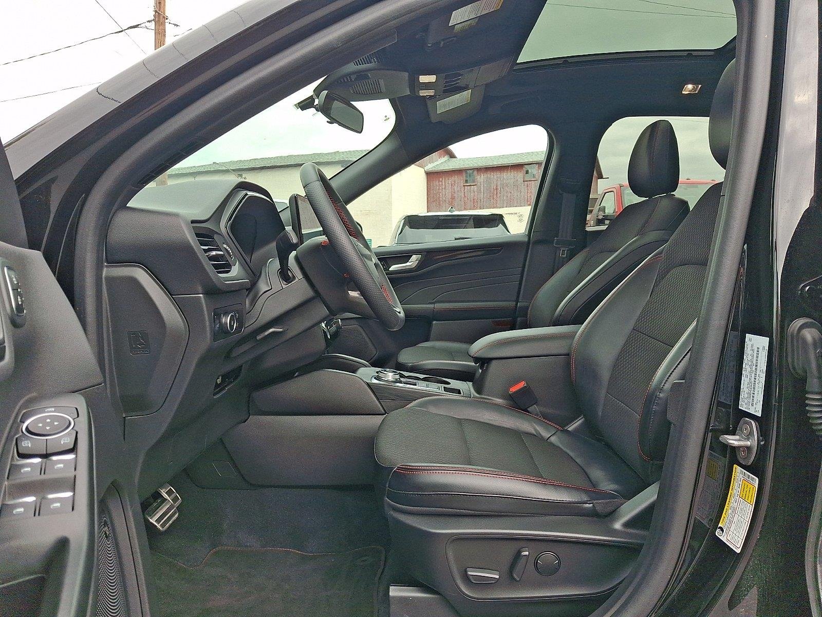 Used 2023 Agate Black Metallic Ford ST-Line Select image 13