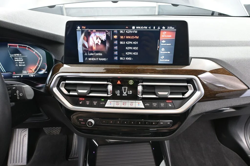 Used 2023 Black BMW xDrive30i image 34