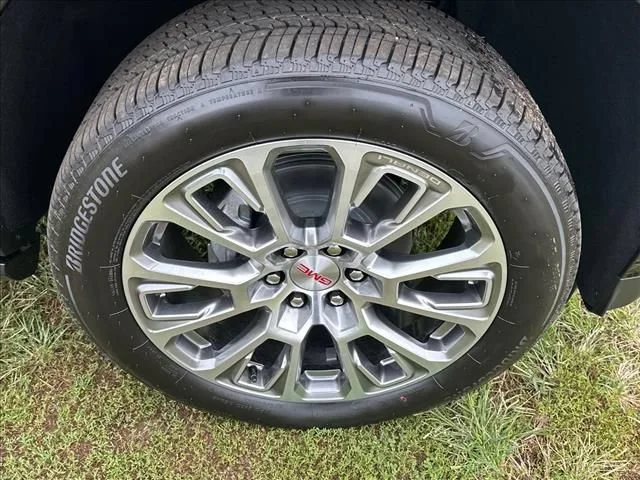 2026 GMC Yukon XL Denali - Photo 15