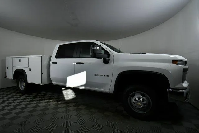 New 2026 Summit White Chevrolet Work Truck image 9