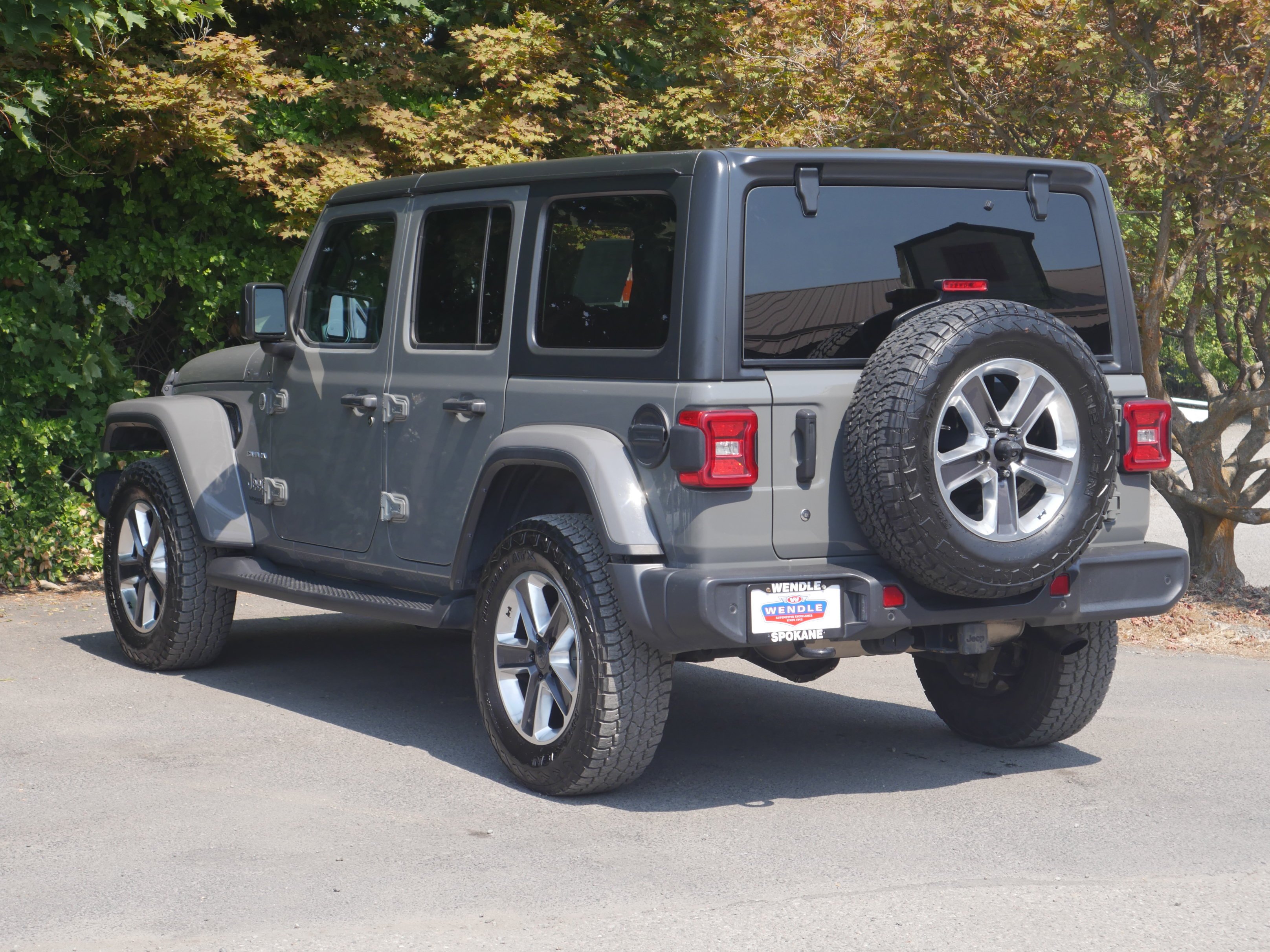 Used 2018 Sting Gray Clearcoat Jeep Sahara image 18