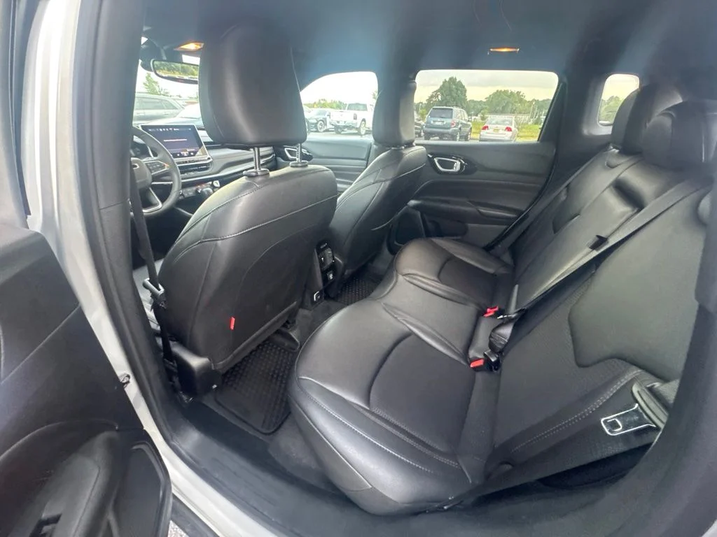 Used 2025 Silver Jeep Trailhawk image 11