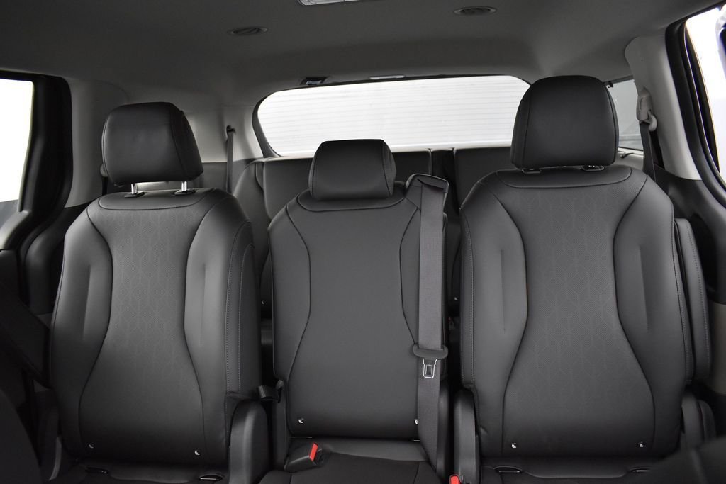 2026 Kia Carnival EX - Photo 18
