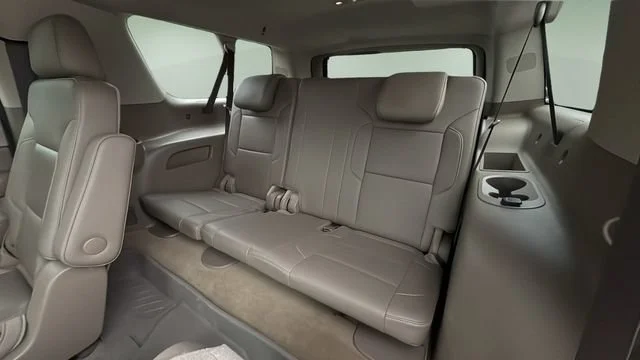 Used 2017 WHITE FROST TRICOAT GMC SLT image 34
