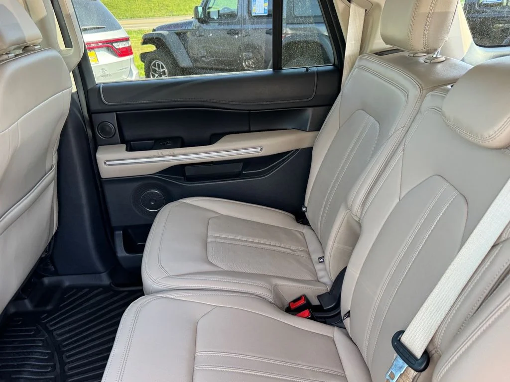 Used 2023 White Ford Limited image 8