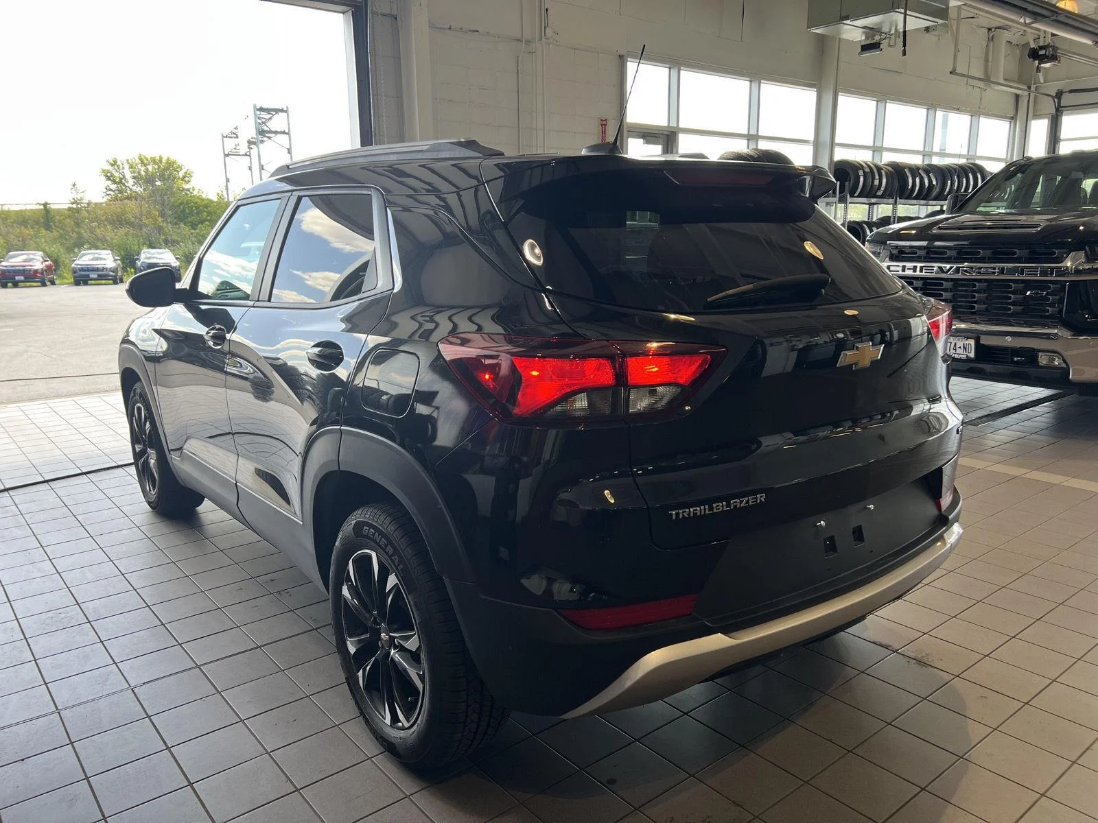 Used 2023 Mosaic Black Metallic Chevrolet LT image 5