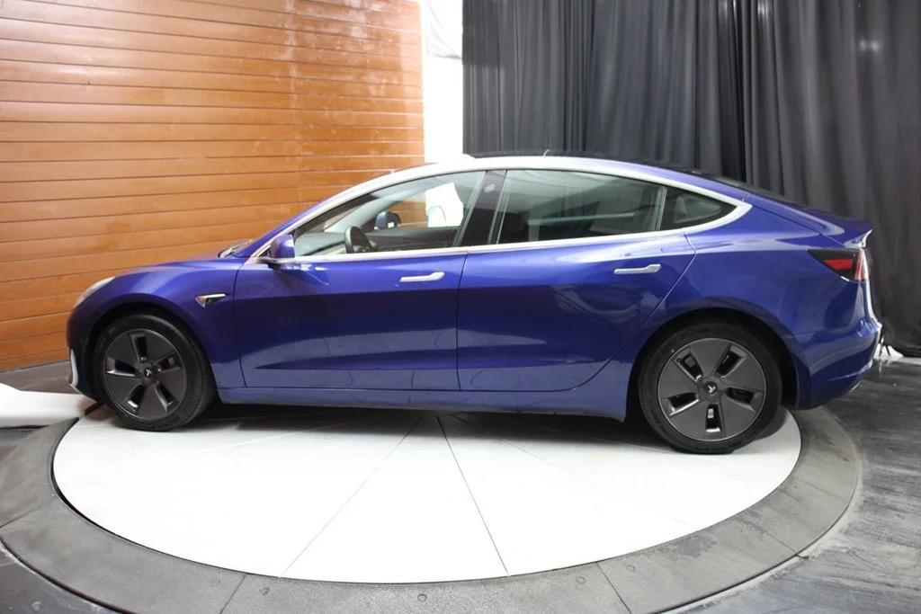Used 2019 Deep Blue Metallic Tesla  image 8