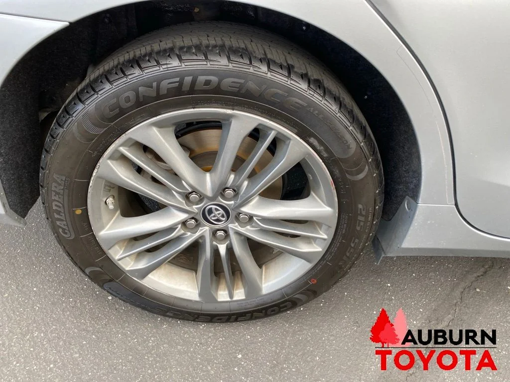 Used 2015 Celestial Silver Metallic Toyota SE image 9