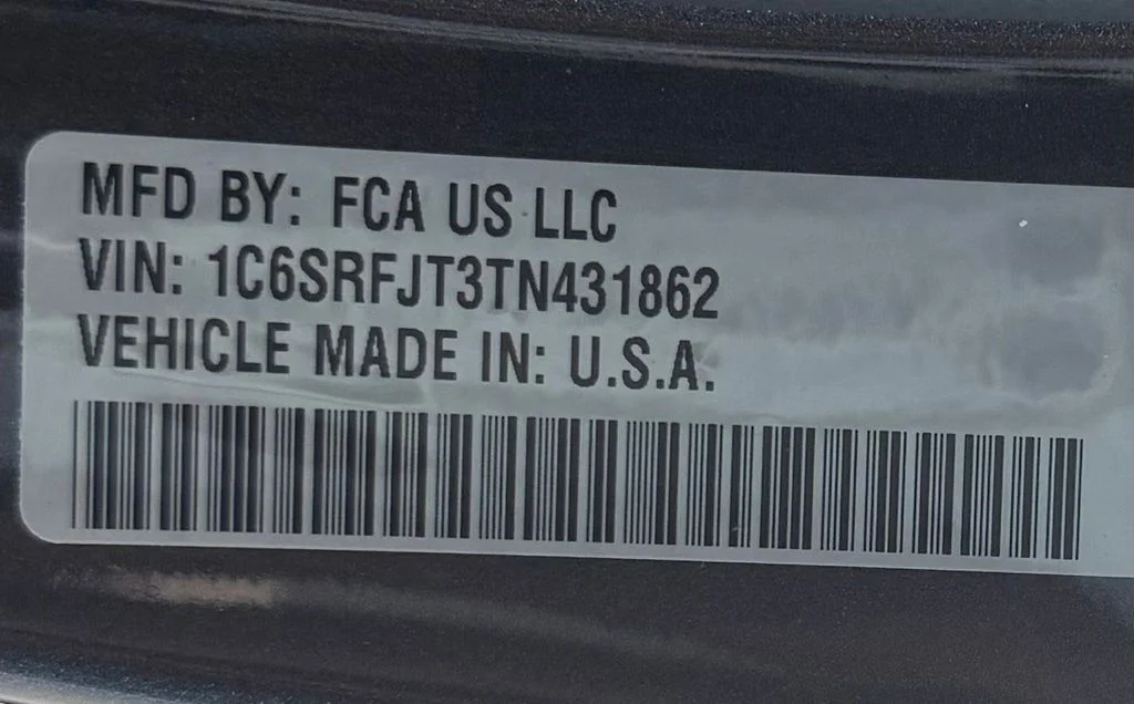 New 2026 Granite Crystal Metallic Clear-Coat Exterior Paint RAM Laramie image 43