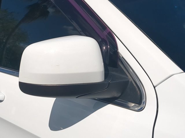 Used 2018 White Jeep Laredo image 12