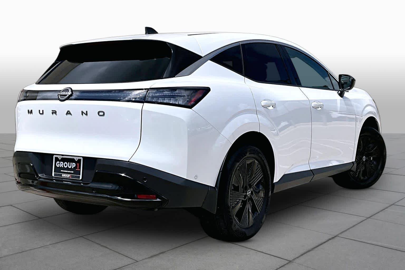 Used 2025 Everest White Pearl Tricoat Nissan SV image 12