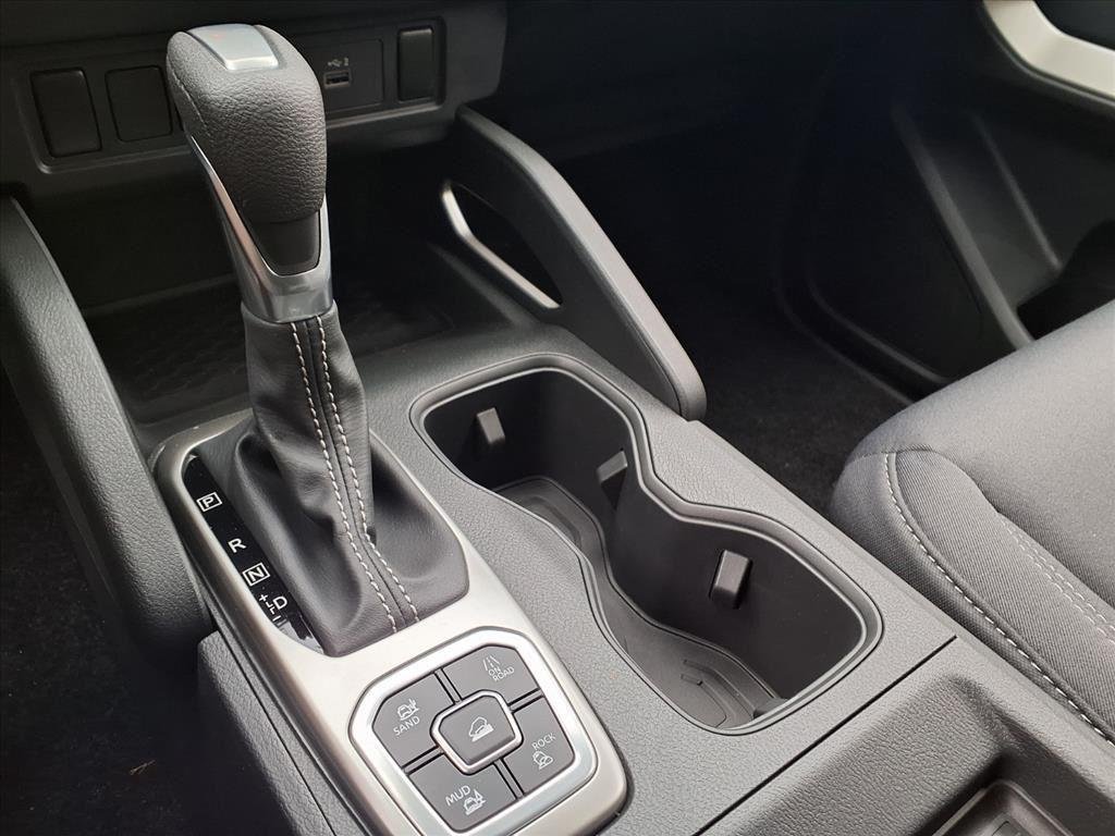 New 2026 Bluestone Pearl Nissan Crew Cab SV image 18