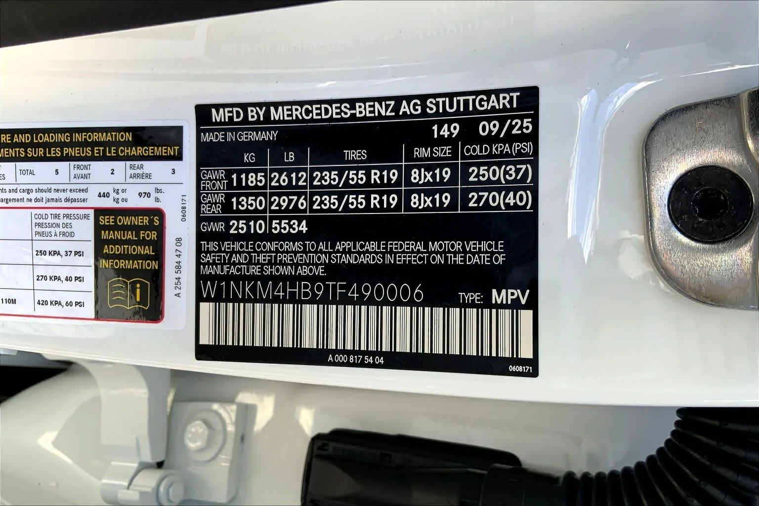 Certified Used 2026 Polar White Mercedes-Benz GLC 300 image 25