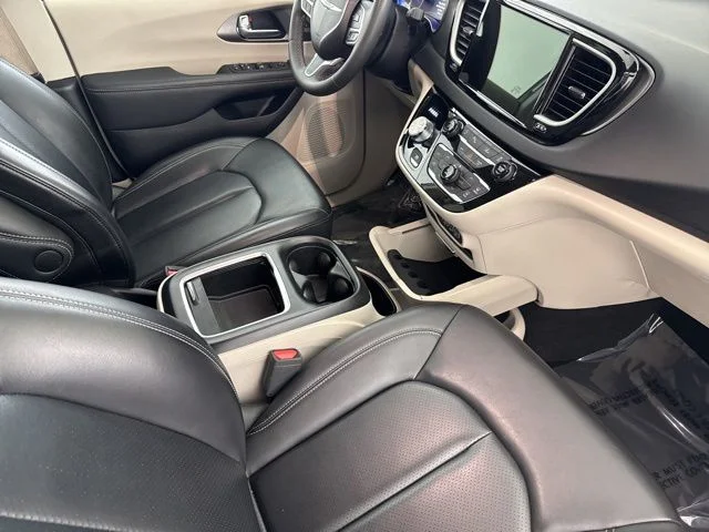 Used 2023 White Chrysler Touring L image 20